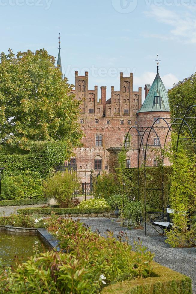 château d'egeskov situé dans le sud de l'île de funen au danemark photo