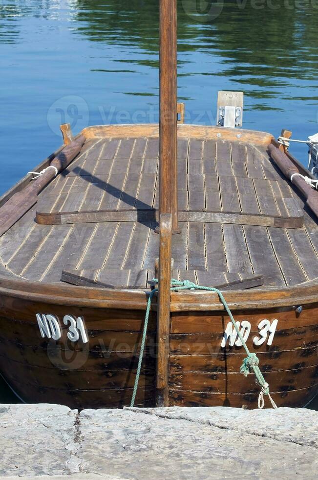 vieux bateau en bois photo