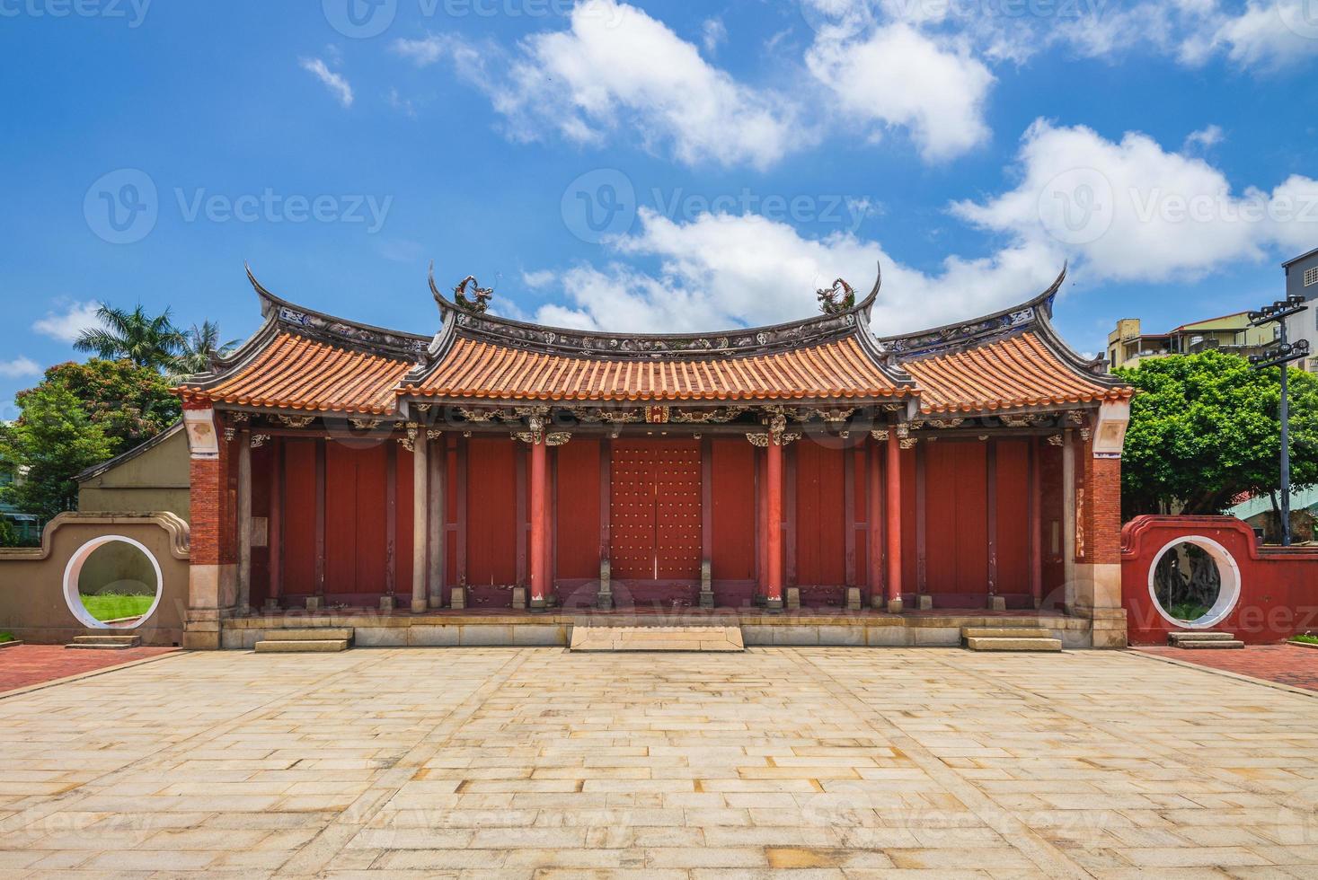 porte d'entrée du temple de confucius à changhua, taiwan. photo