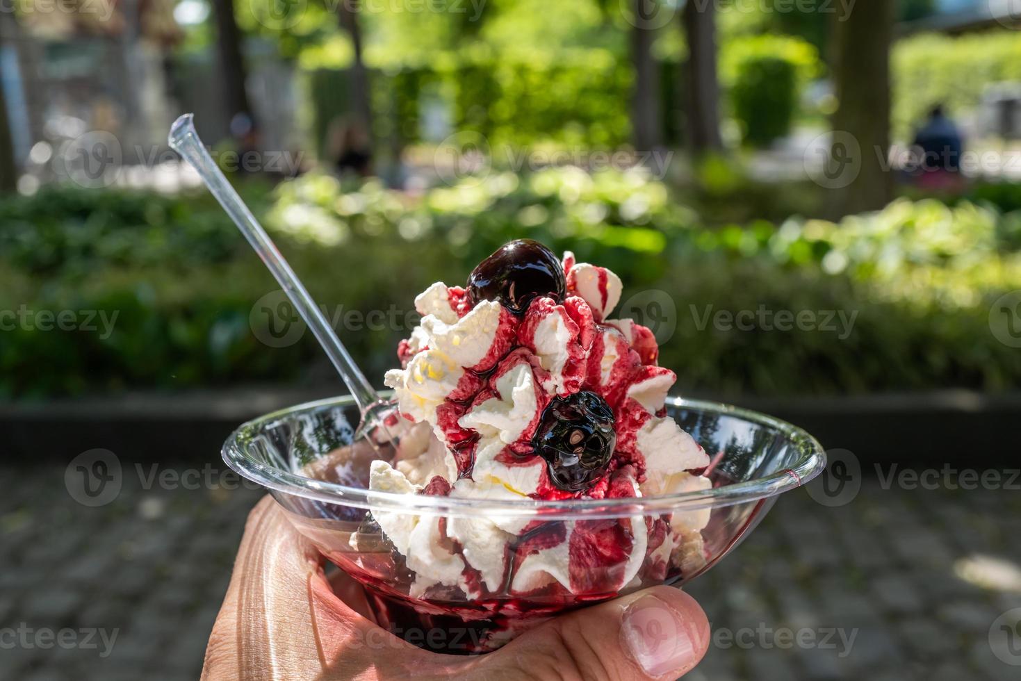 savoureuse glace à la cerise photo