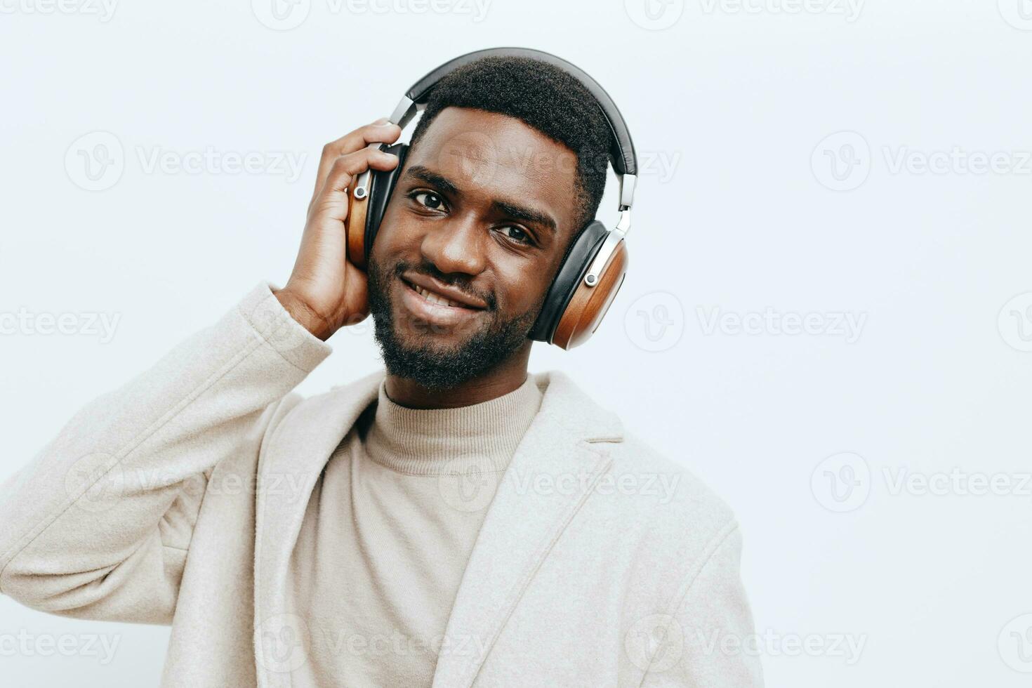 homme américain noir portrait mode écouteurs modèle des lunettes de soleil gars la musique Contexte dj africain photo