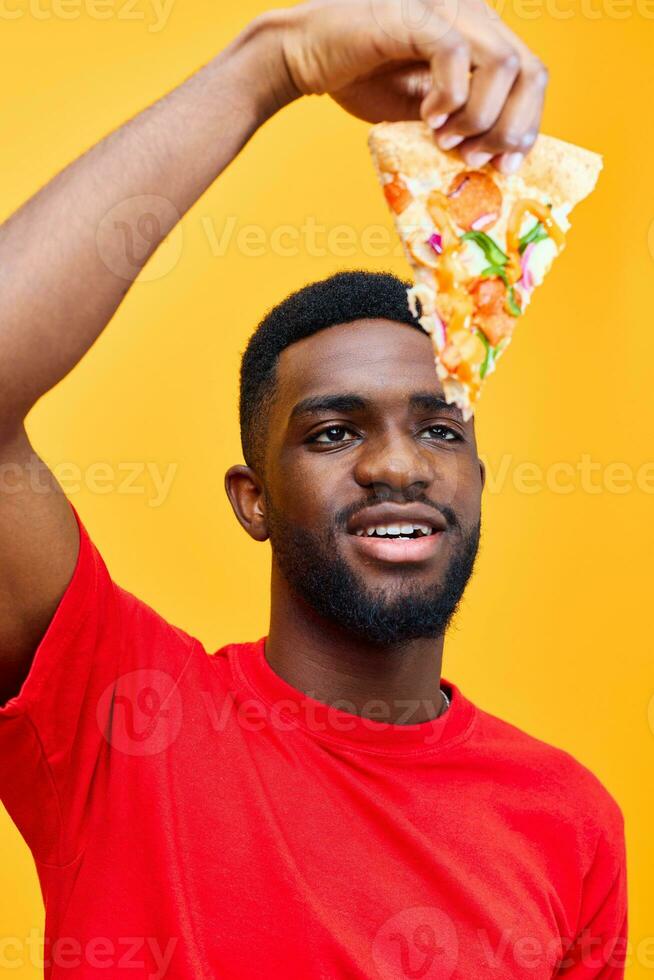 livraison homme noir nourriture nourriture gars obésité content Contexte sourire marrant Pizza vite photo