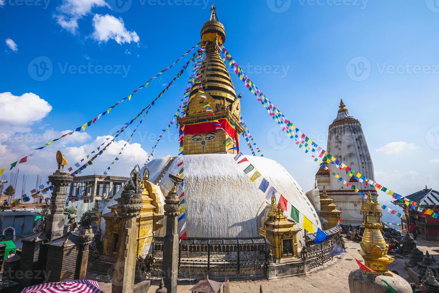 Swayambhunath aka temple des singes à Katmandou, Népal photo