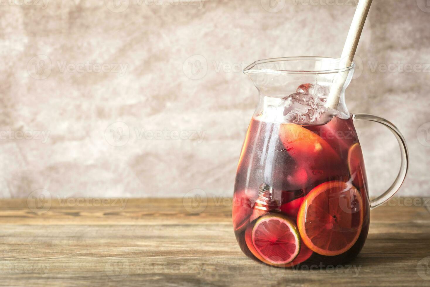 une lanceur de Espagnol fruit Sangria photo