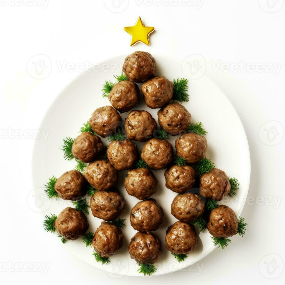 suédois Boulettes de viande de Noël arbre forme isolé sur blanc Contexte photo