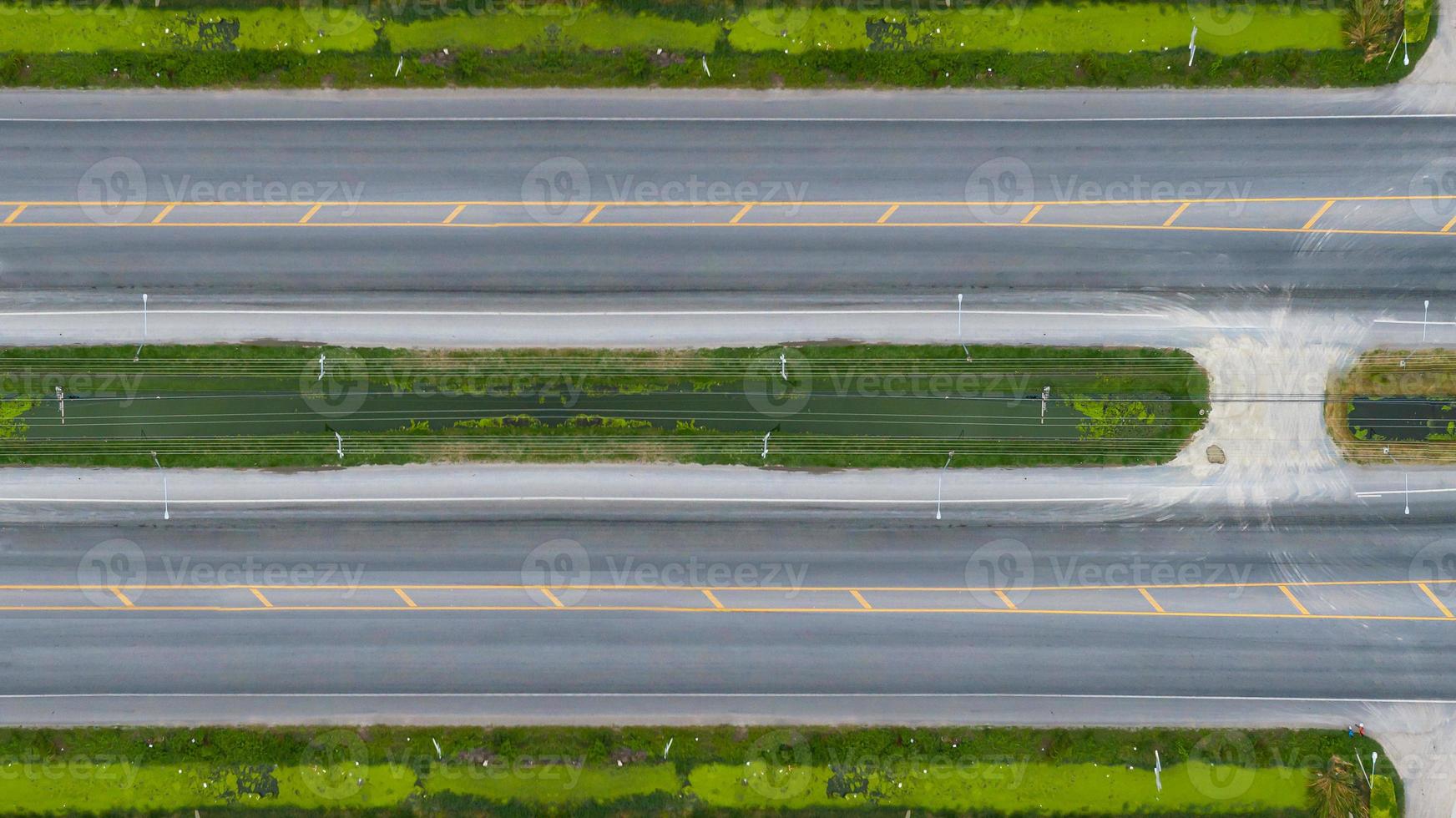 vue aérienne sur la route et l'autoroute photo