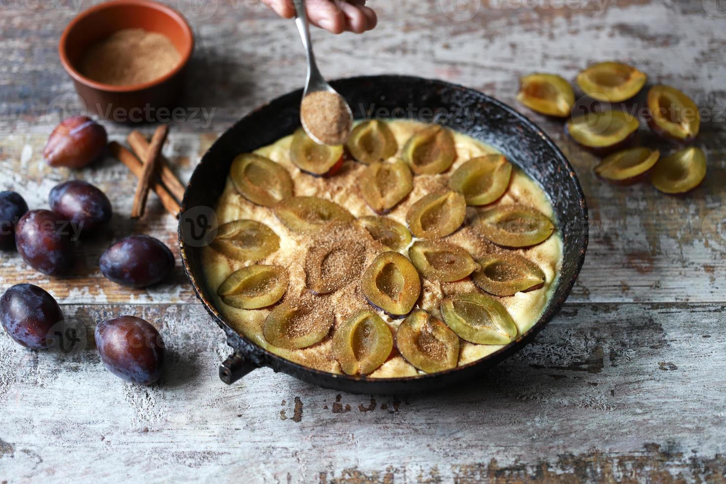 tarte aux prunes maison cuisson gâteau aux prunes photo