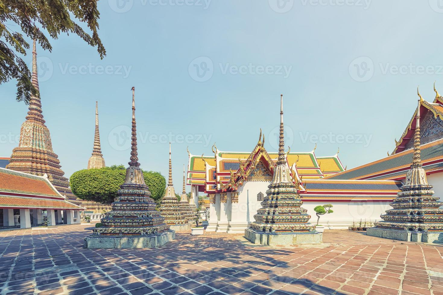 temple wat pho à bangkok, thaïlande photo