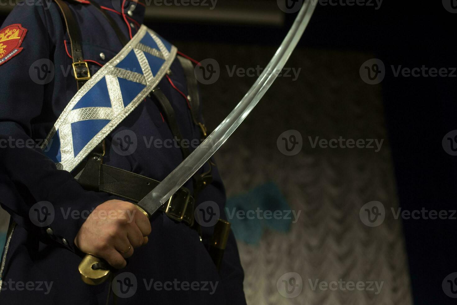 mêlée arme dans main. cosaque en portant sabre. épée lame. photo