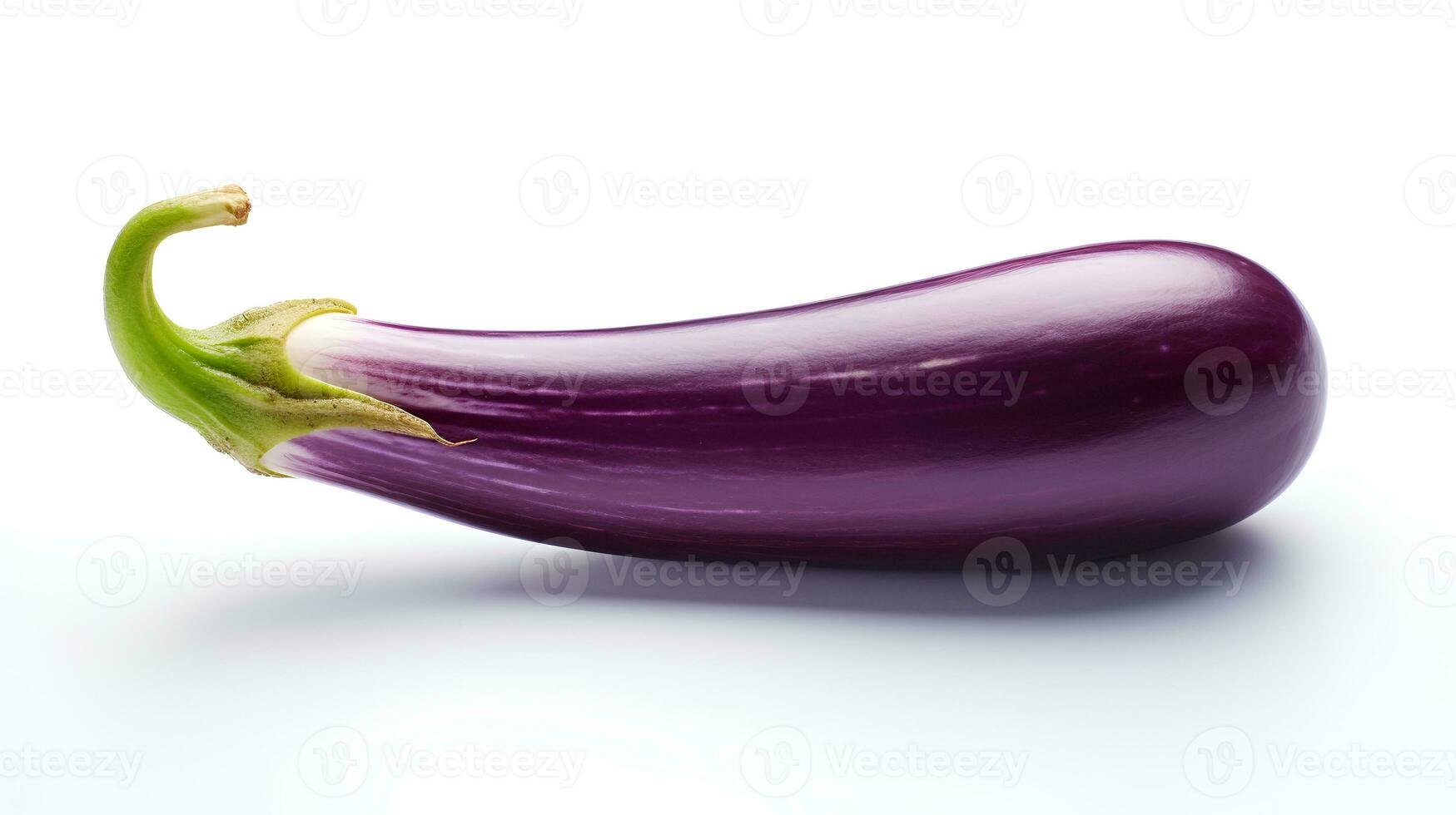 photo de aubergine isolé sur blanc Contexte