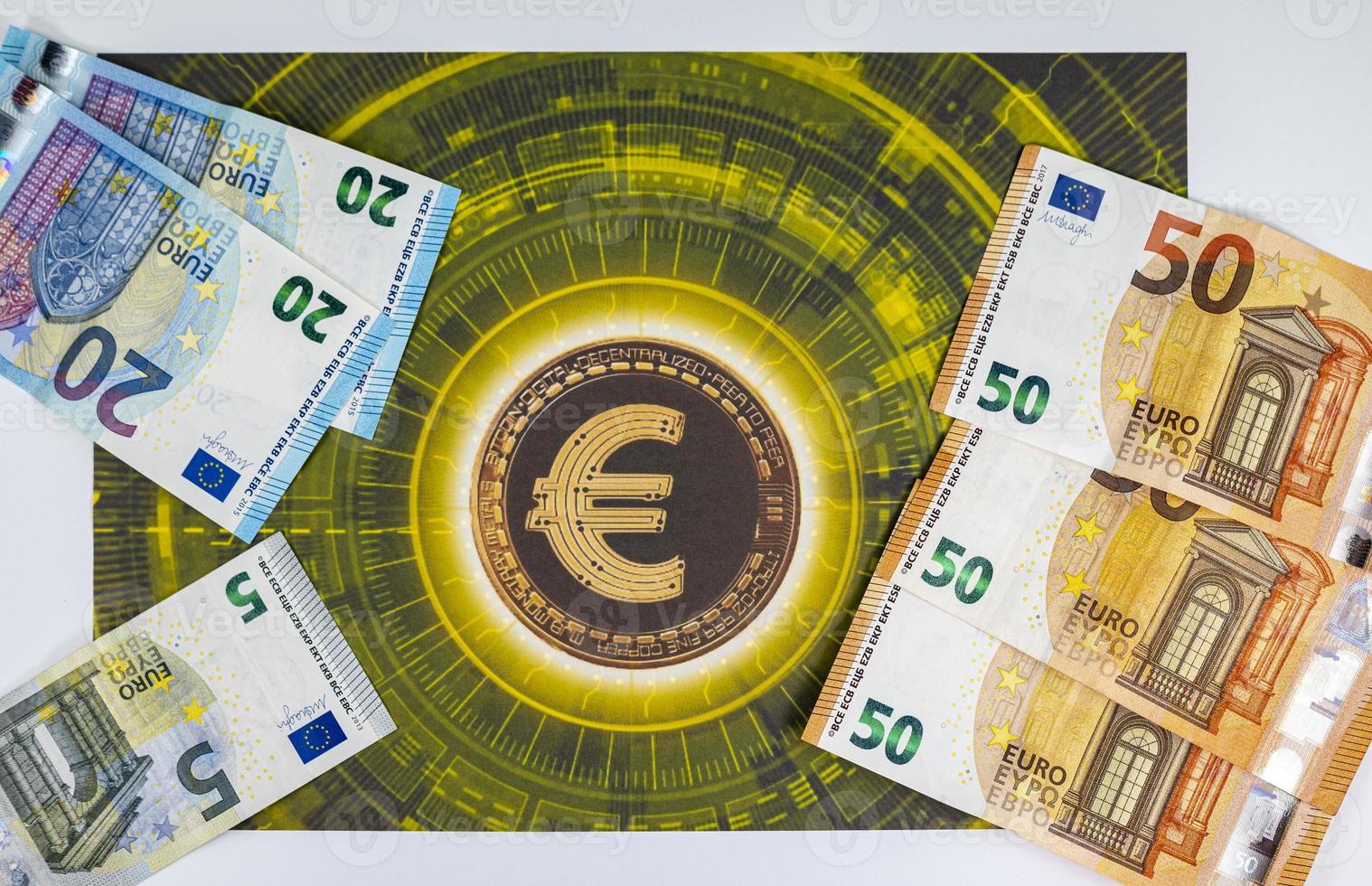 50 20 5 billets en euros avec le symbole de l'euro photo