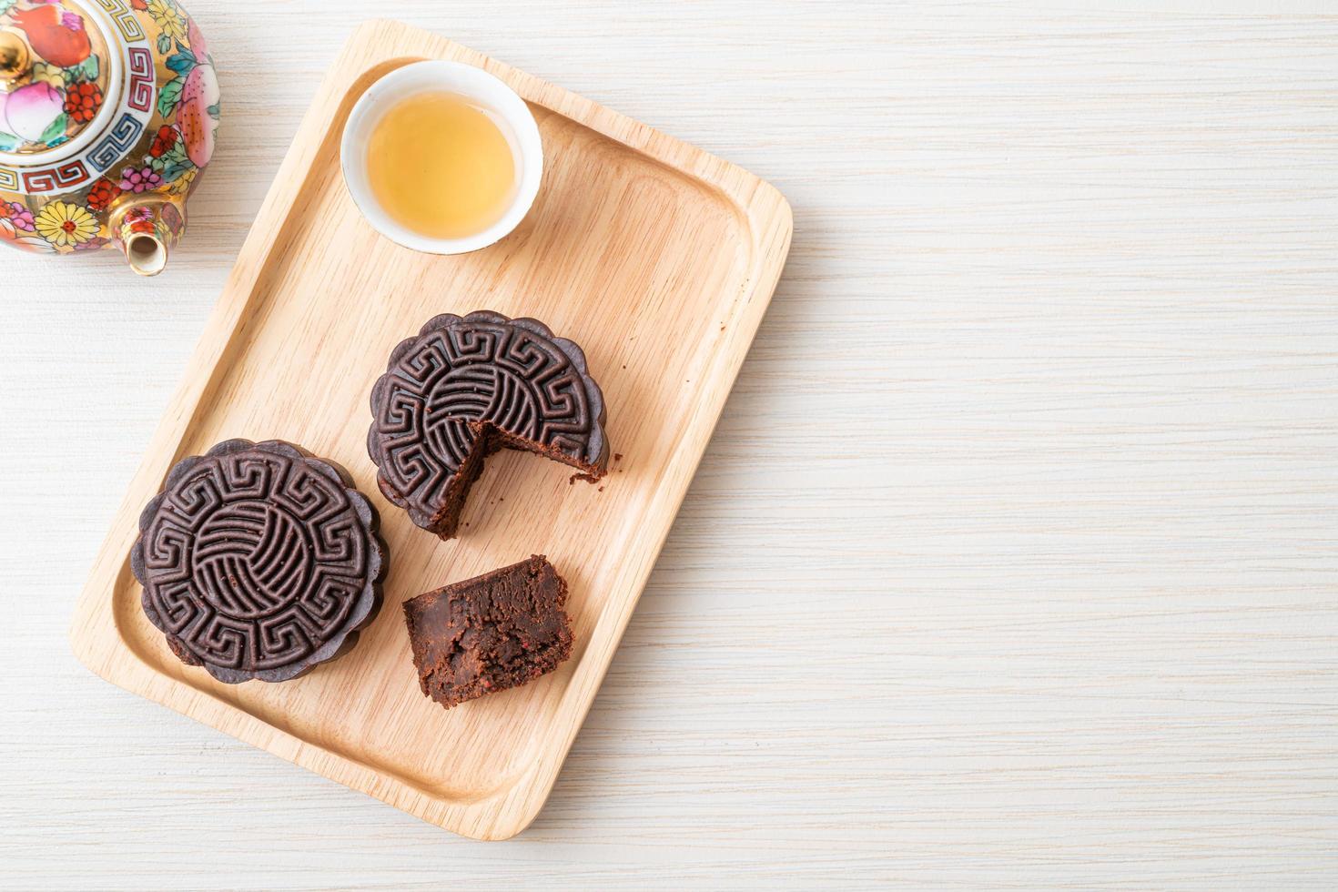 gâteau de lune chinois saveur chocolat noir photo