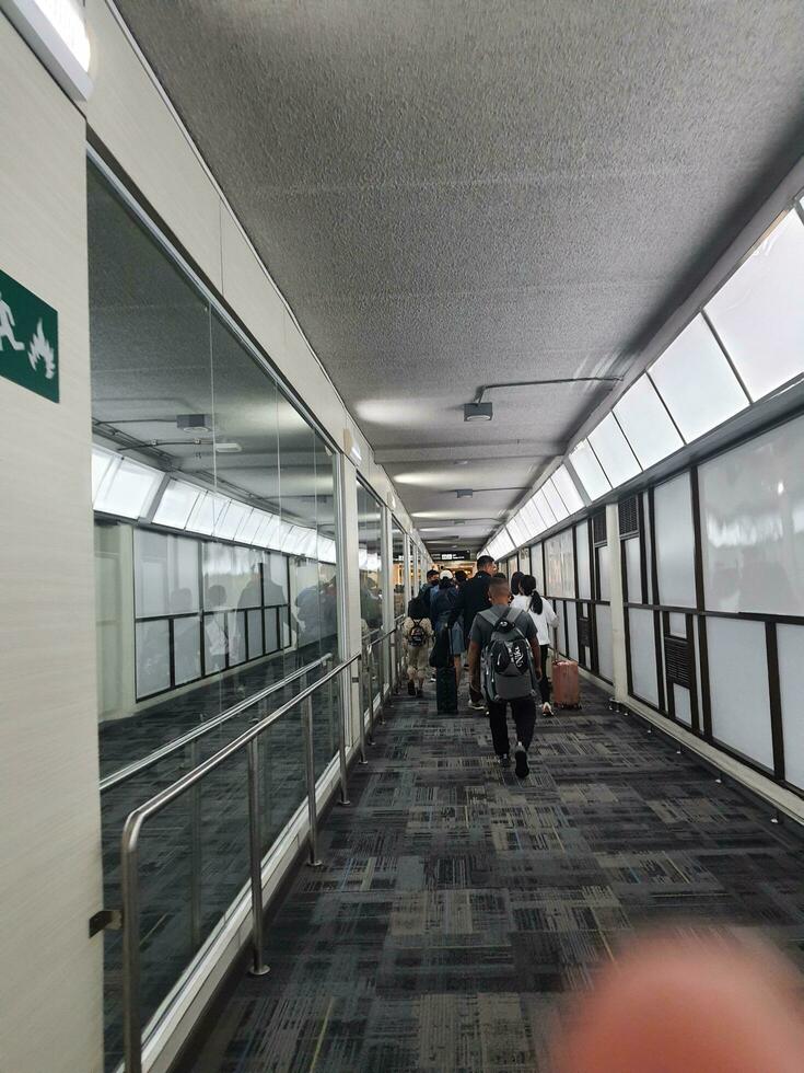 Bangkok, Thaïlande sur juillet 8, 2023. couloir ou salle de premier plan à le visa compteur sur arrivée, immigration et transfert à domestique. photo