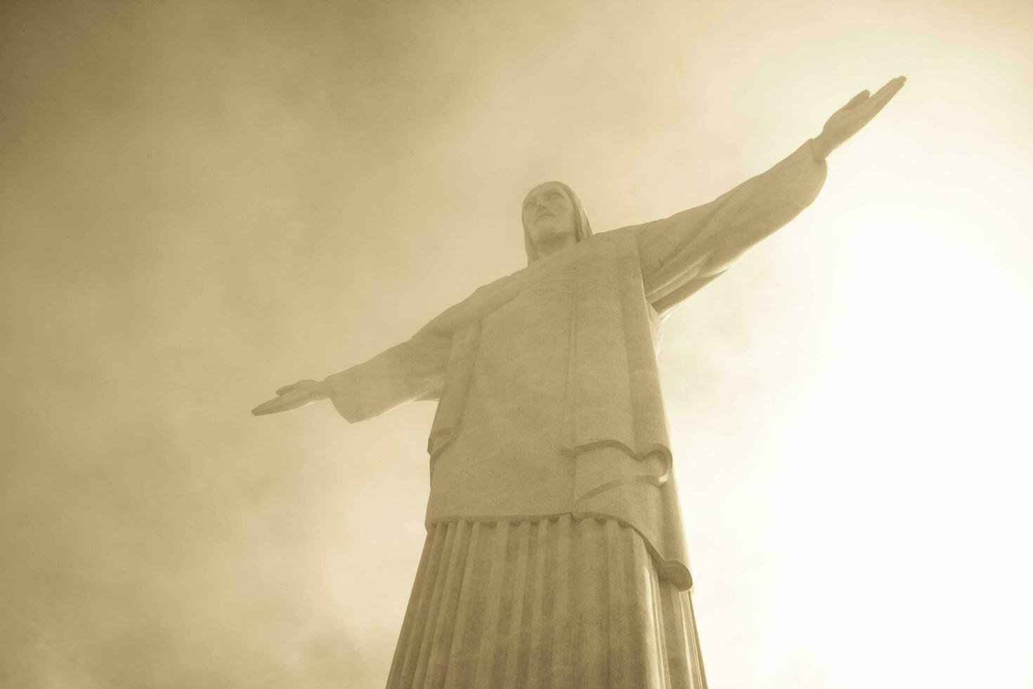 Rio de janeiro Brésil, Mars 4 2012 Christ le Rédempteur statue dans Rio de janeiro, couvert dans des nuages photo