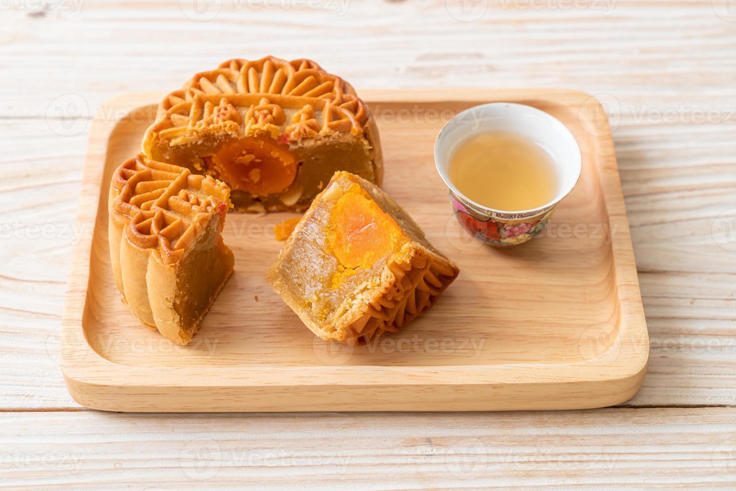 gâteau de lune chinois saveur durian et jaune d'oeuf photo