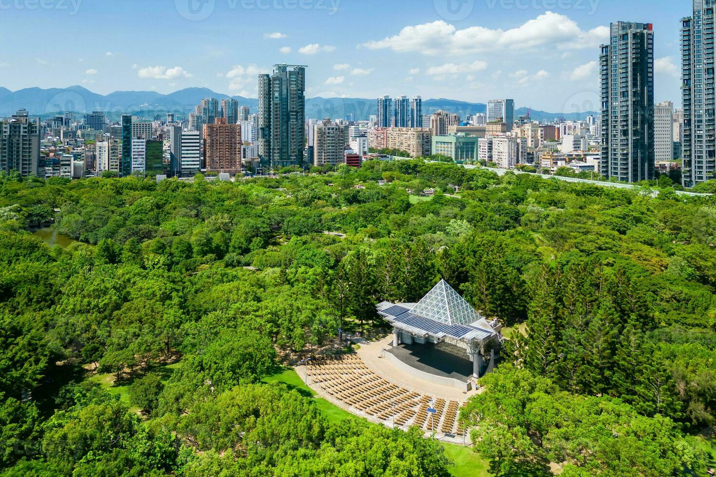 aérien vue de daan forêt parc dans Taipei ville, Taïwan photo