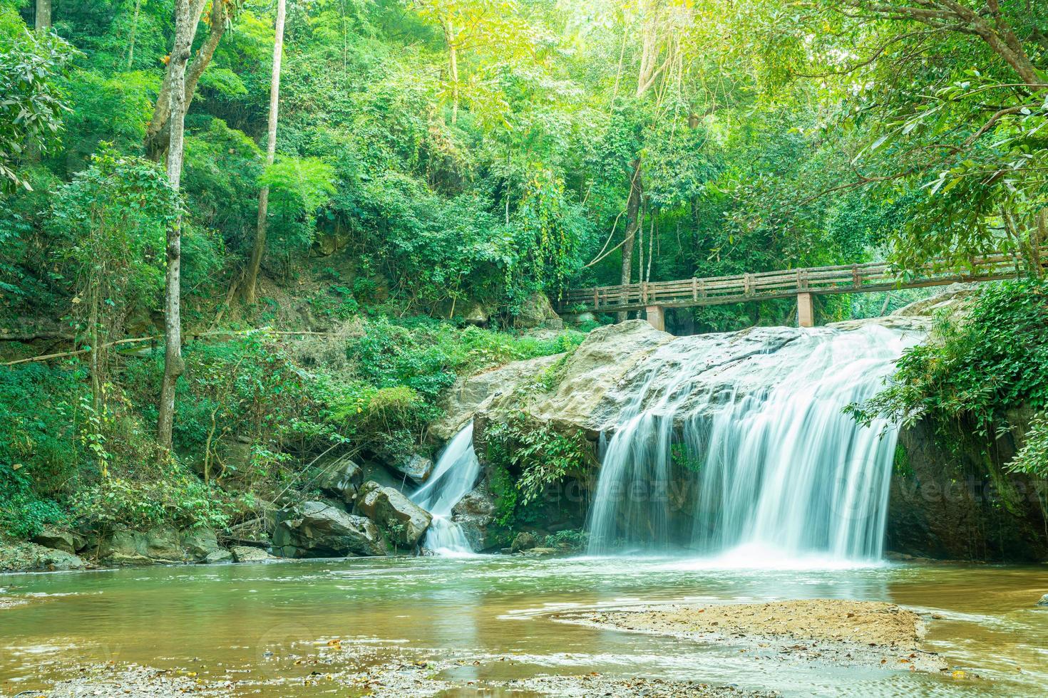 cascade mae sa en thaïlande photo