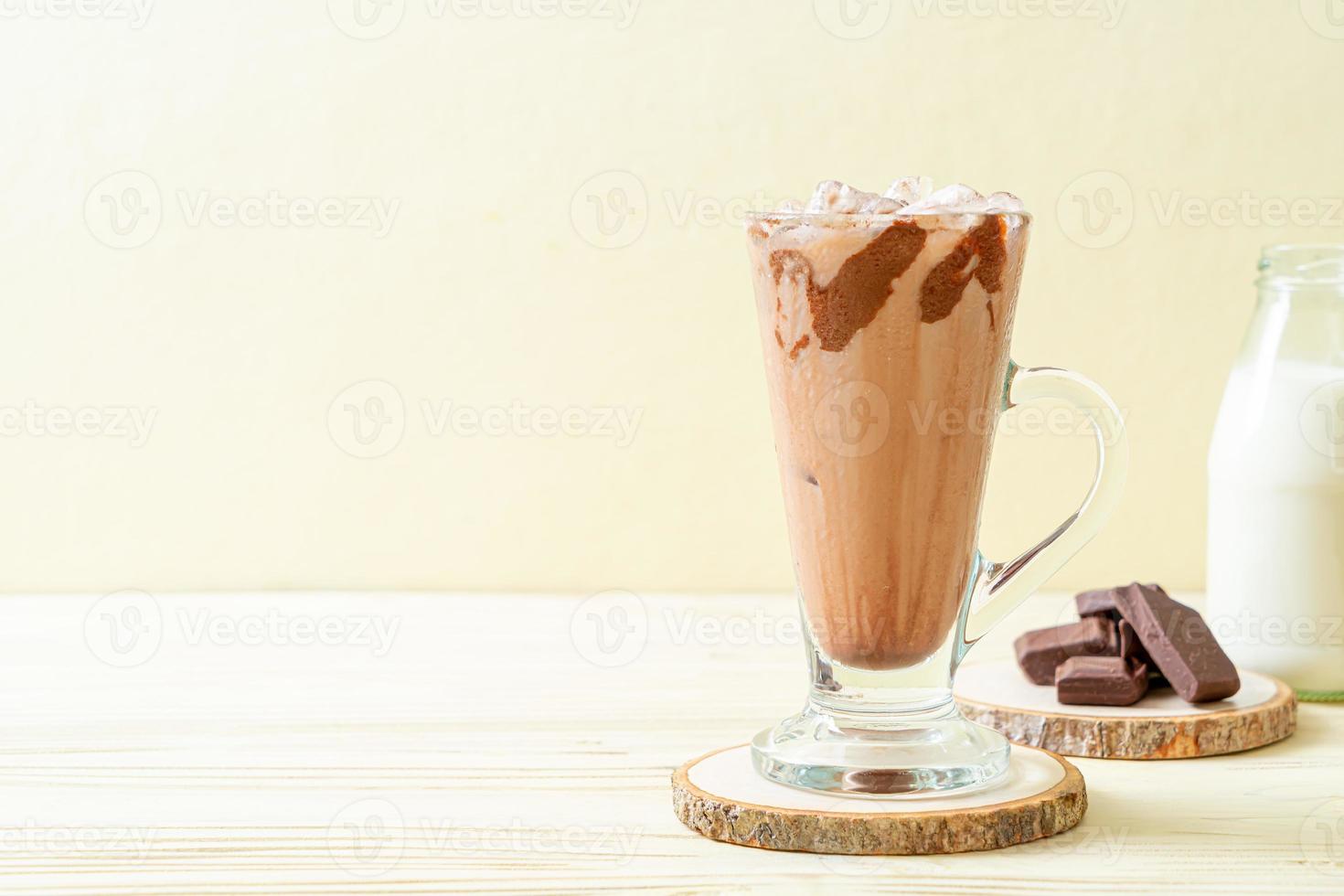 boisson glacée au lait frappé au chocolat photo