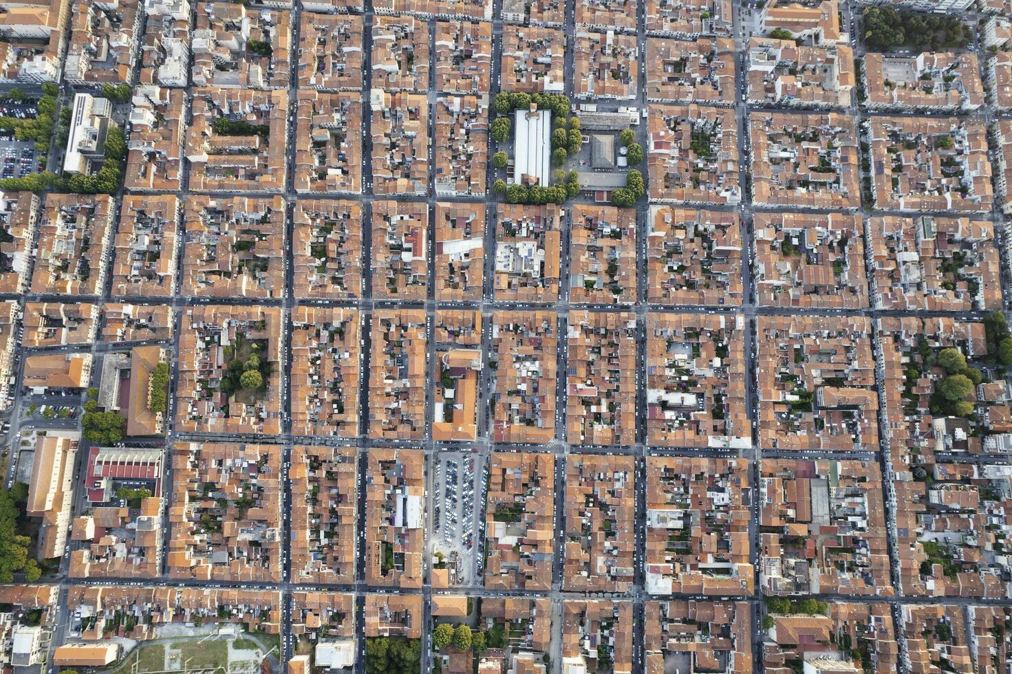 aérien vue de le urbanisation de une ville photo