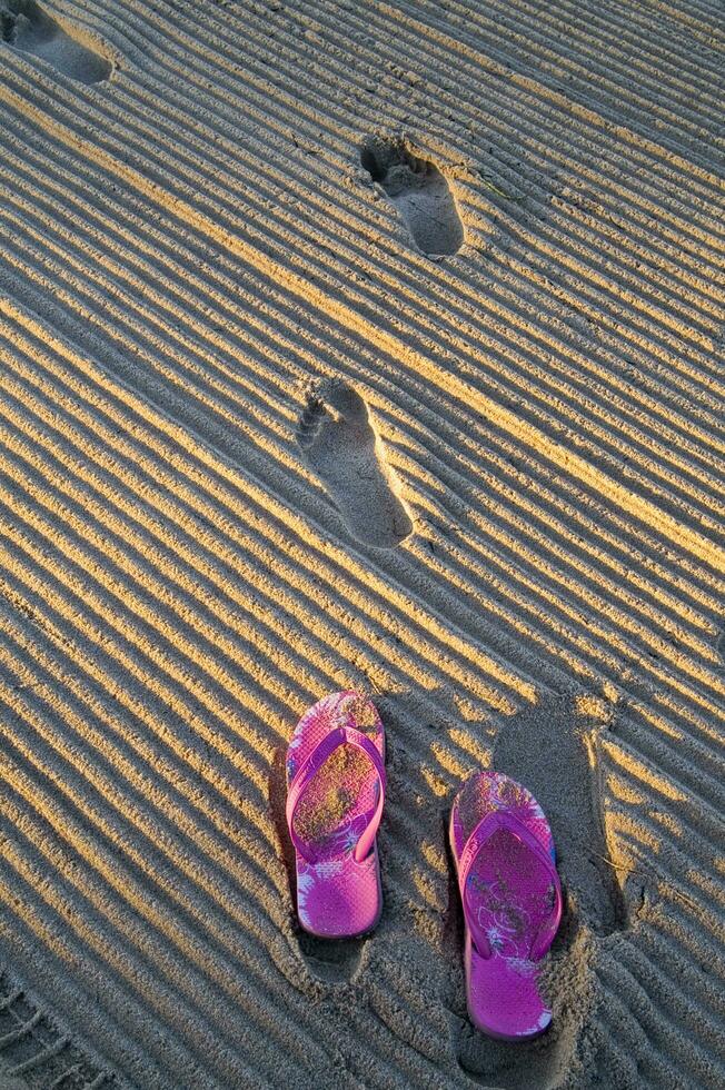 traces de pas dans le sable photo