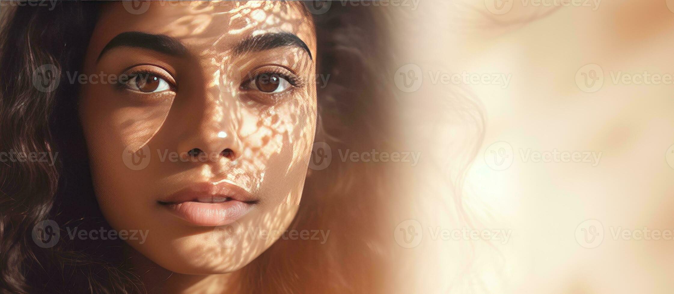 composite image de un Indien femme examiner sa réflexion avec texte à propos international peau pigmentation journée convoyer le concept de pigmentation à la guerre photo