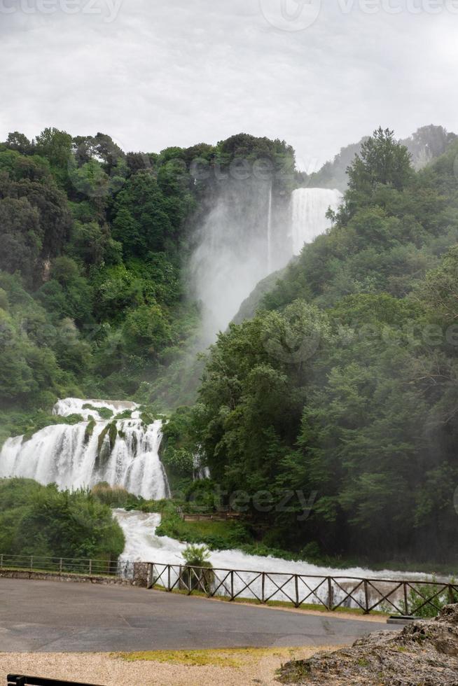 la cascade de marmore la plus haute d'europe photo