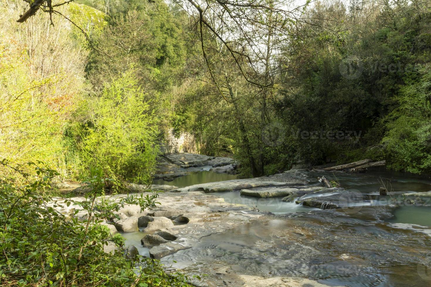 rivière de fosso castello à soriano nel cimino viterbo photo