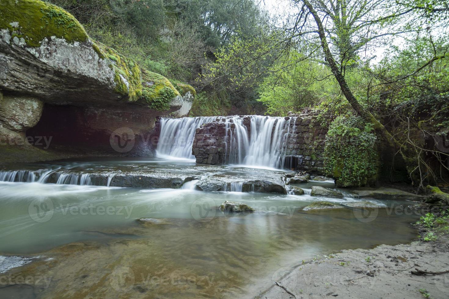 Cascade de fosso castello à soriano nel cimino viterbo photo