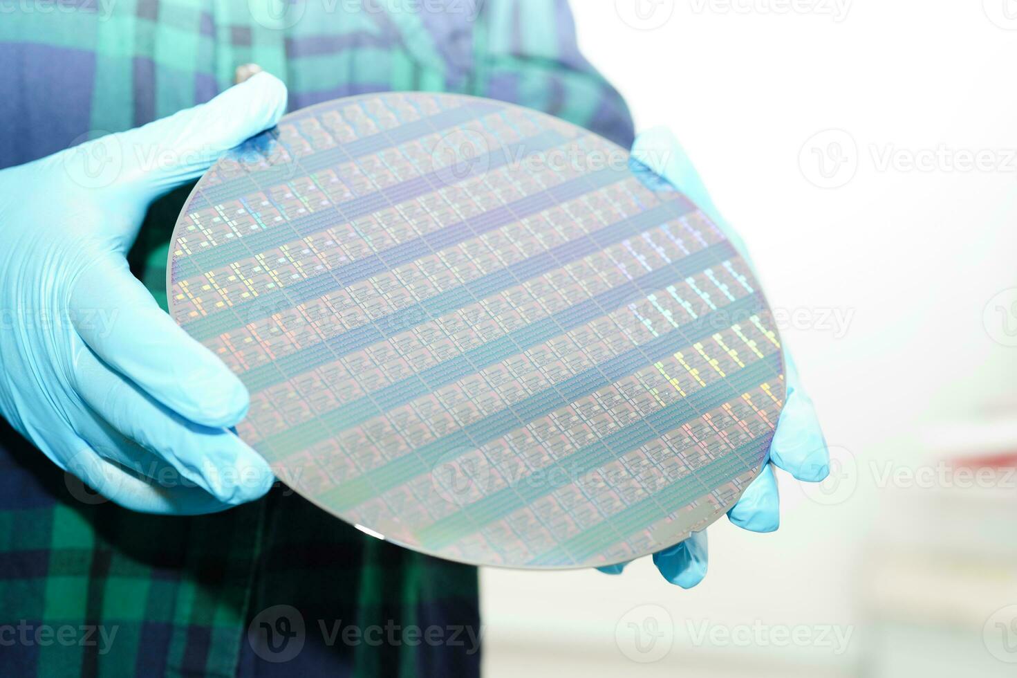 plaquette de silicium pour la fabrication de semi-conducteurs de circuits intégrés. photo