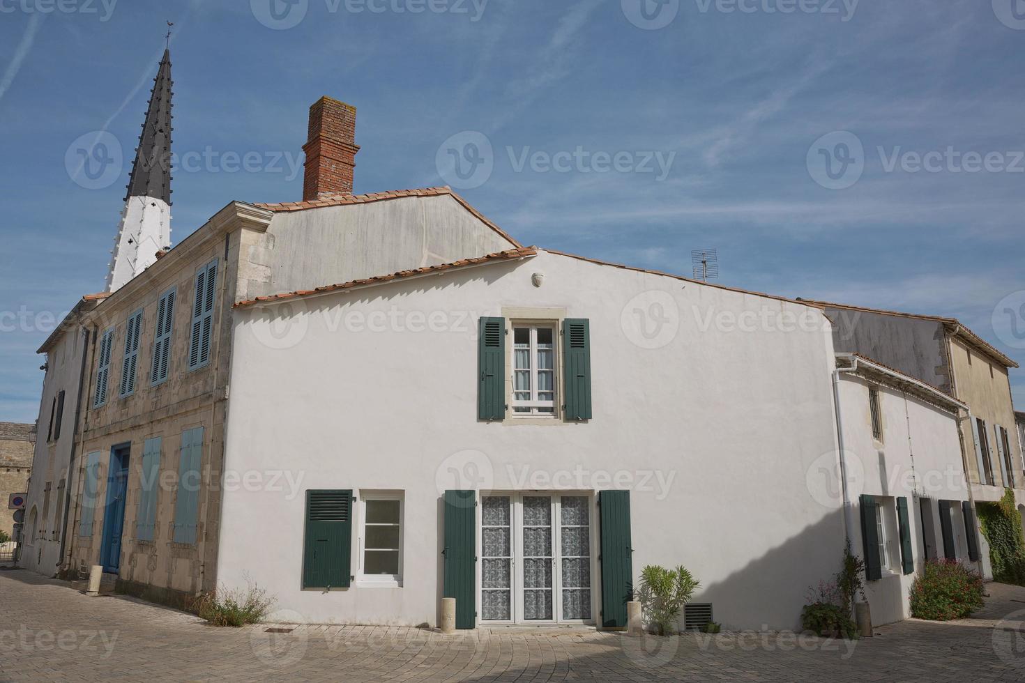 Église d'ars dans l'ile de re en charente, france photo