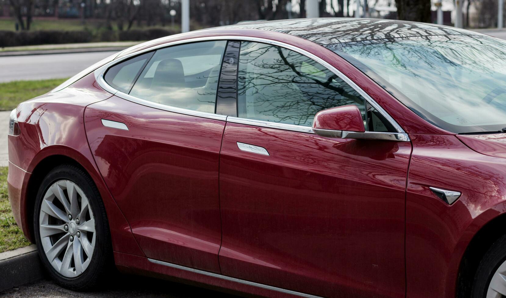 Minsk, Biélorussie, juillet 2023 - tesla modèle s électronique voiture photo