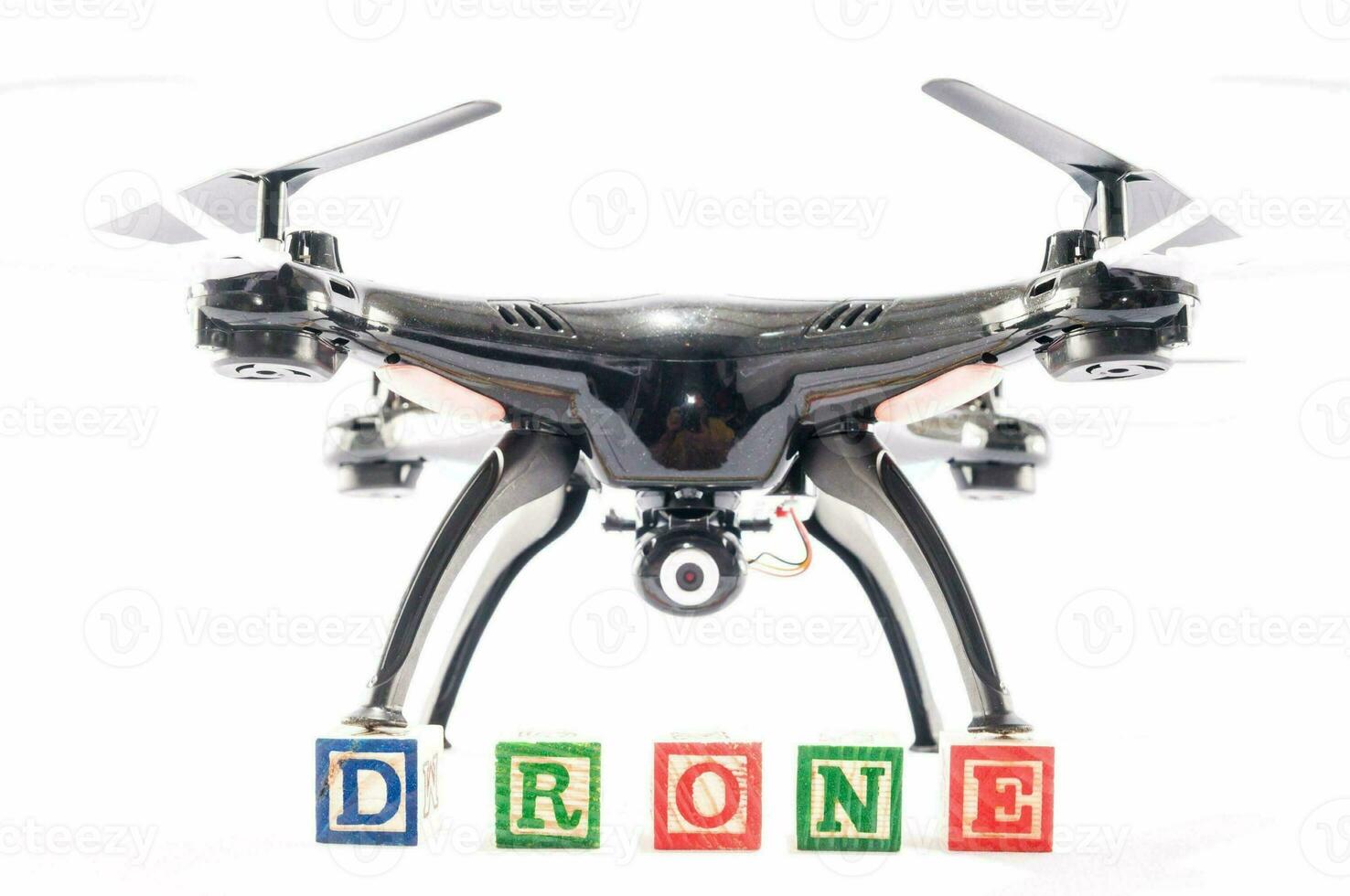 drone avec le mot drone sur blocs photo