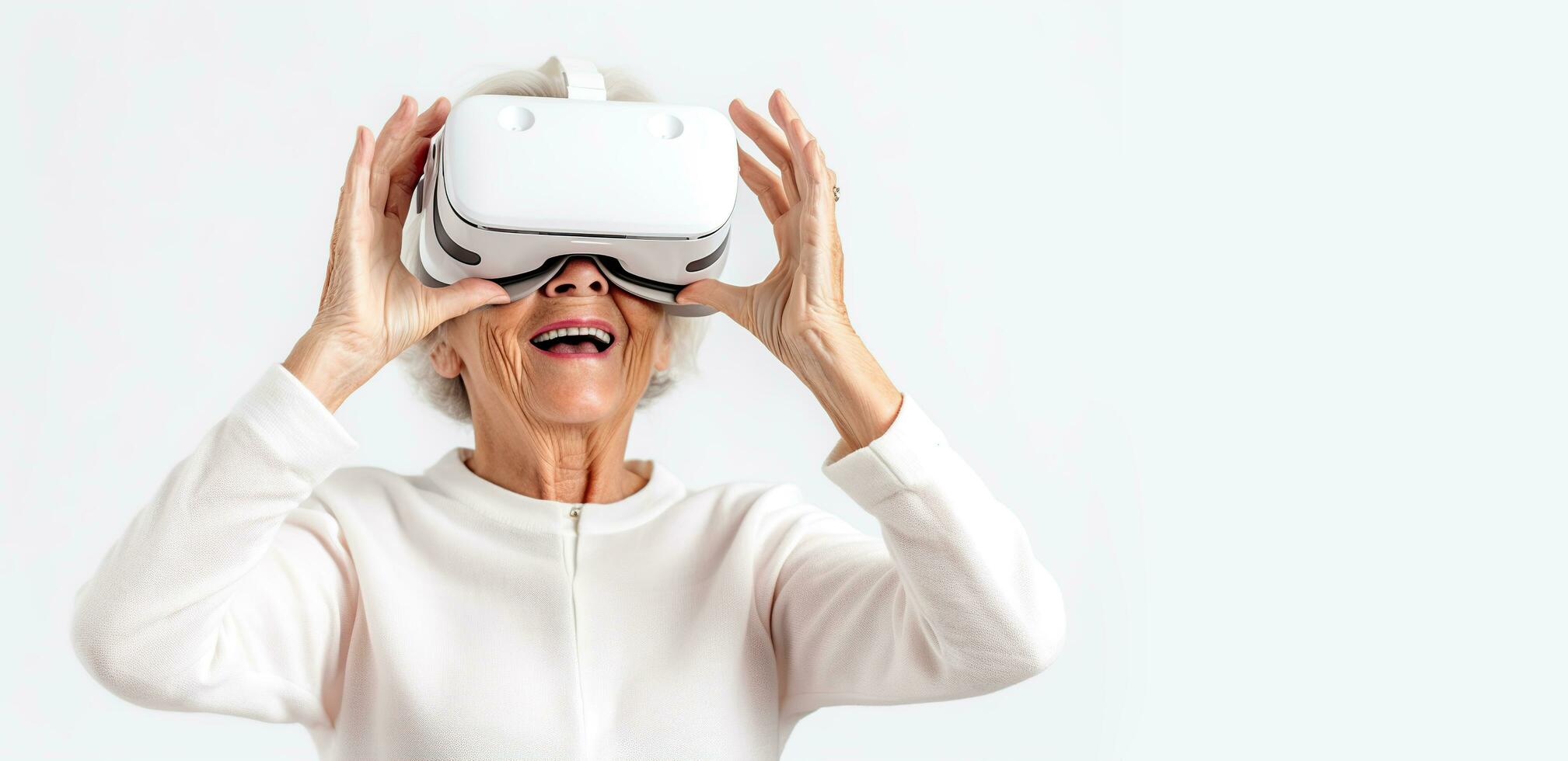 un plus âgée femme portant une blanc chandail et en train de regarder virtuel réalité casque photo