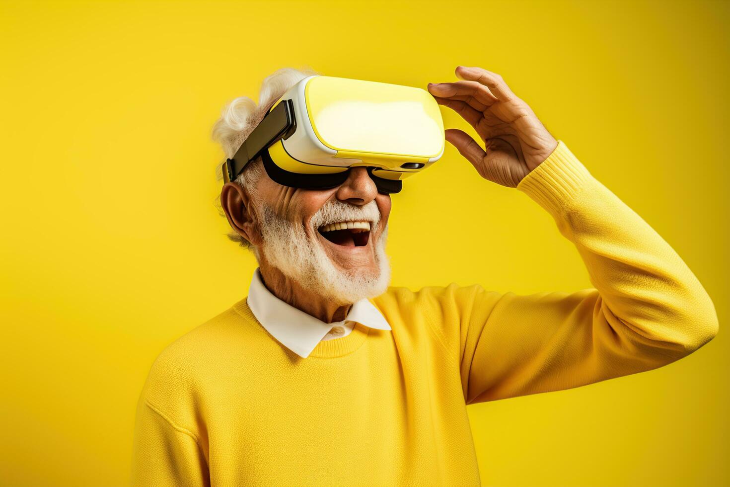 un vieux homme portant une Jaune chandail et en portant une virtuel réalité casque photo