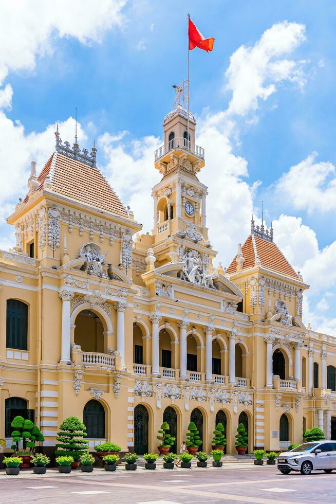 ho chi Minh, viet nam - 30 juin 2023 ho chi minh ville salle ou saigon ville salle ou Comité tête Bureau est une bâtiment dans une français colonial style photo