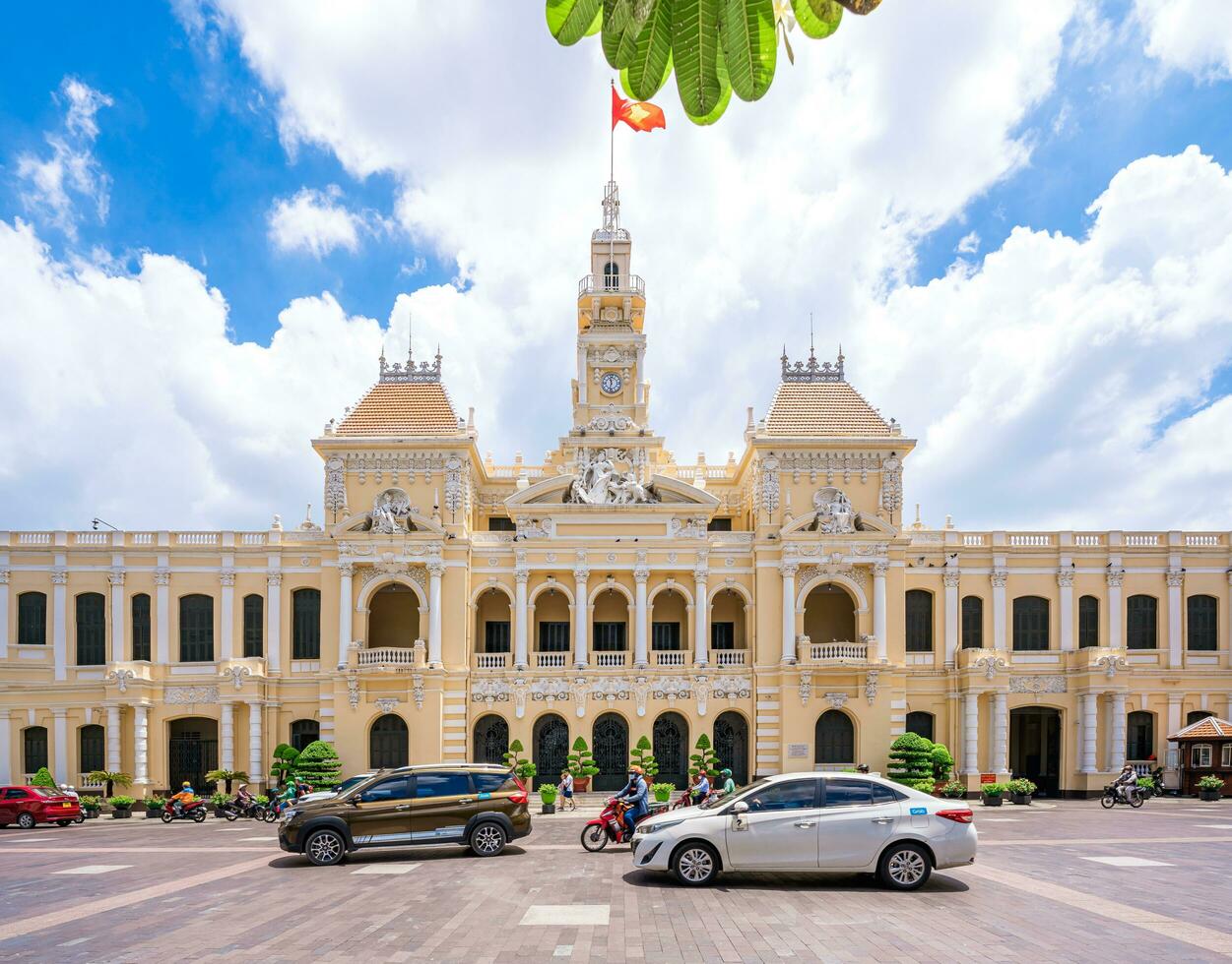 ho chi Minh, viet nam - 30 juin 2023 ho chi minh ville salle ou saigon ville salle ou Comité tête Bureau est une bâtiment dans une français colonial style photo