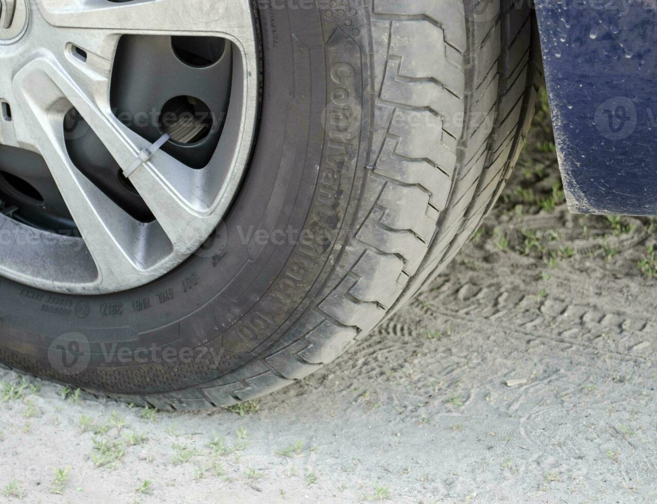 voiture roue proche vue photo