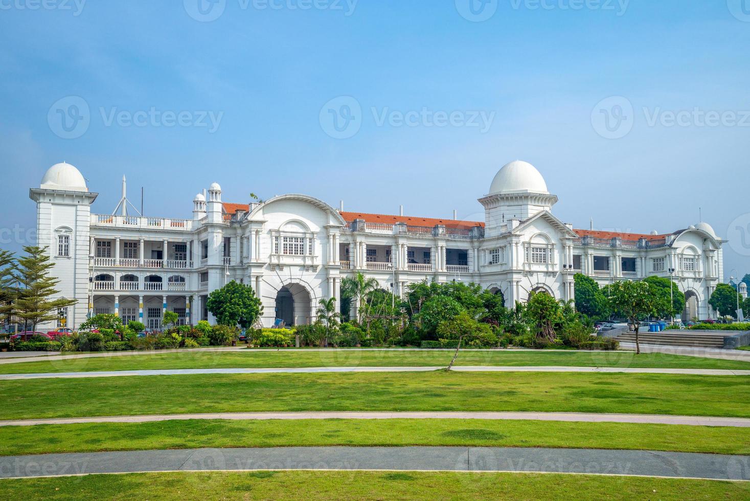 Façade de la gare d'ipoh à ipoh, malaisie photo