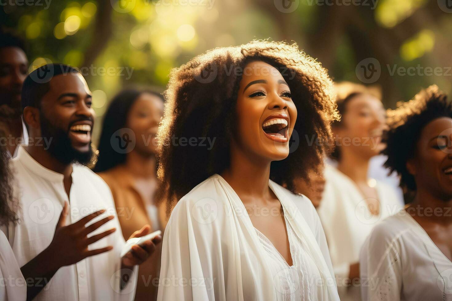 Christian gospel chanteurs dans une parc louant Seigneur Jésus Christ photo