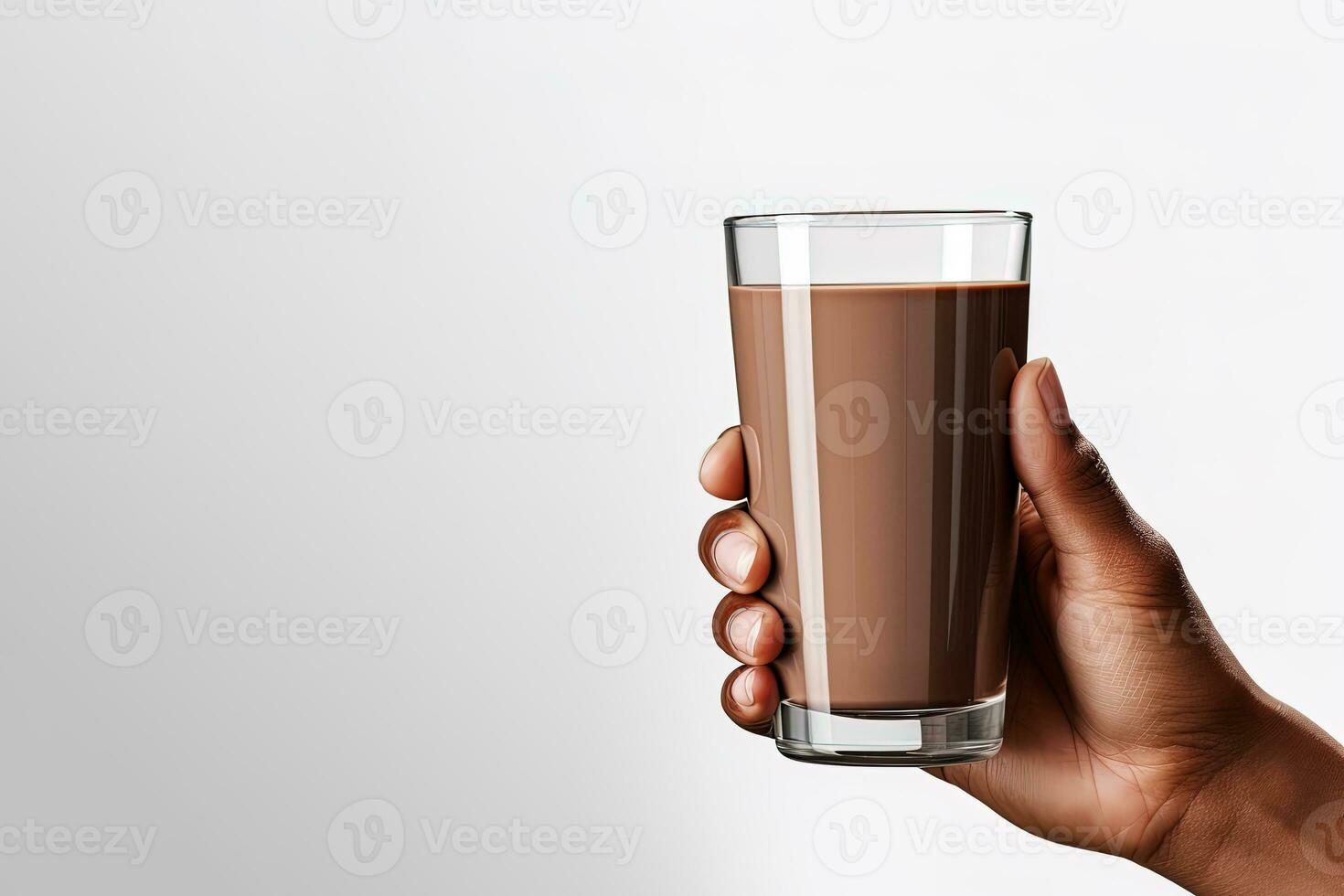 main en portant une verre de délicieux Chocolat Lait isolé sur blanc Contexte avec copie espace. ai généré photo