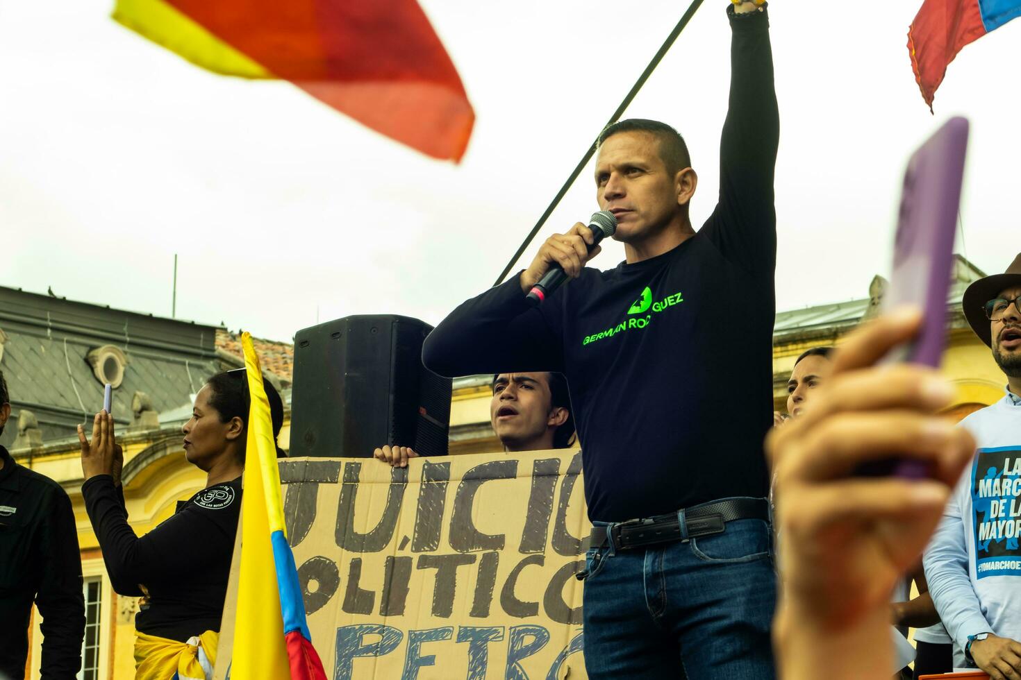 Bogota, Colombie, 16 août 2023. Mars demander pour gustave petro mise en accusation. paisible manifestation Mars dans Bogota Colombie contre le gouvernement de gustave petro appelé la marcha de la mairie. photo