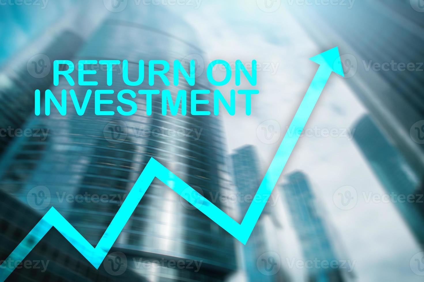 roi - retour sur investissement. concept de négociation d'actions et de croissance financière sur fond flou de centre d'affaires. photo