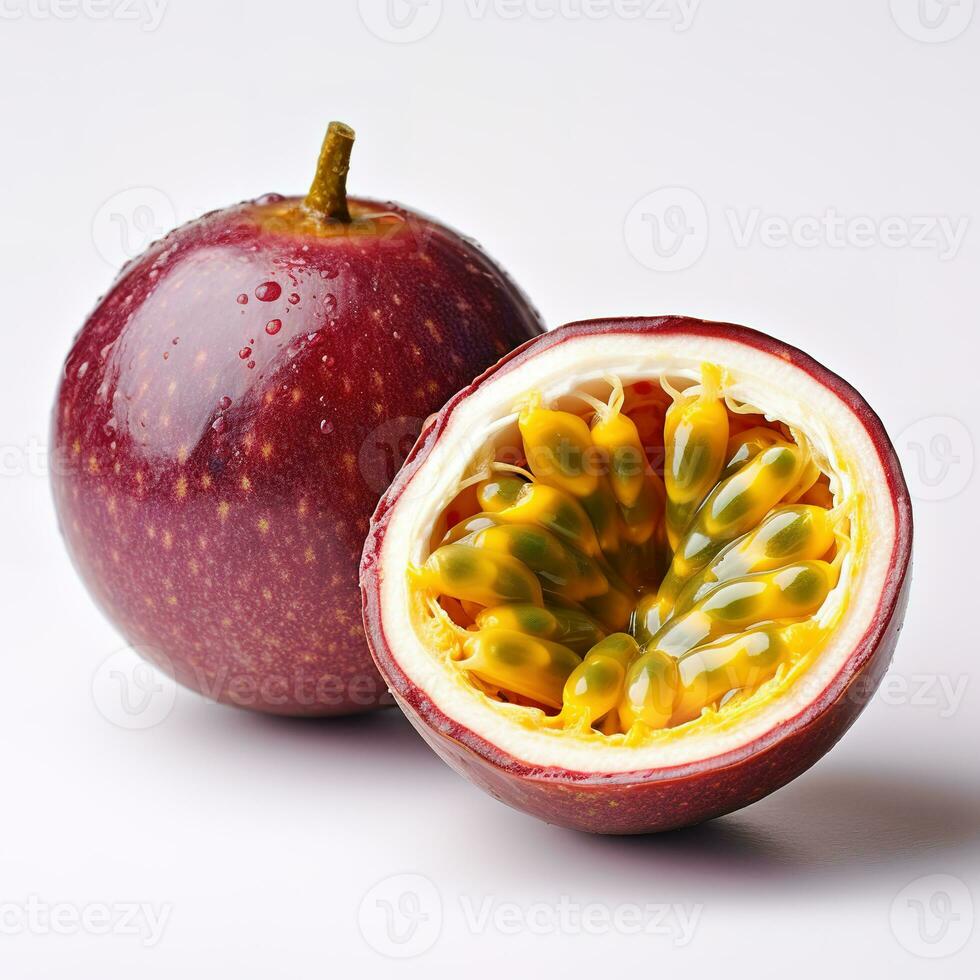 passion fruit sur une lumière Contexte. photo