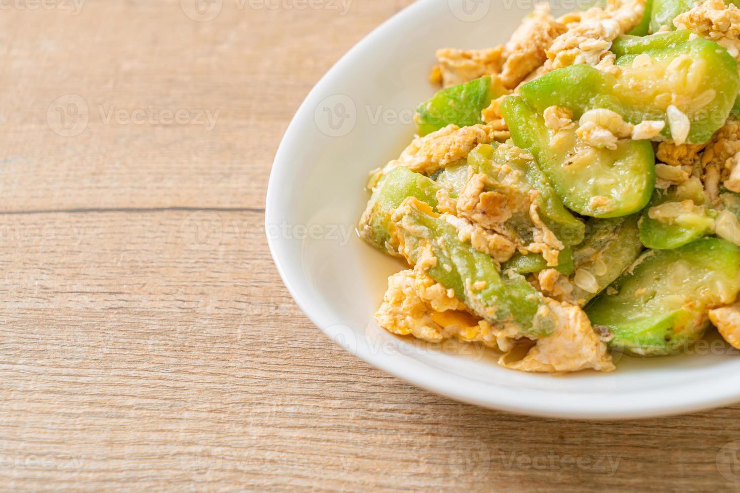 courge coudée sautée avec oeuf photo