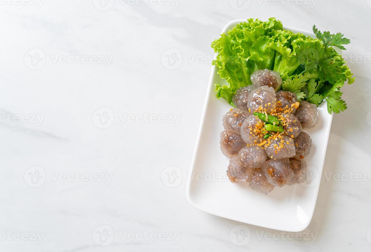 boulettes de tapioca cuites à la vapeur avec du porc photo