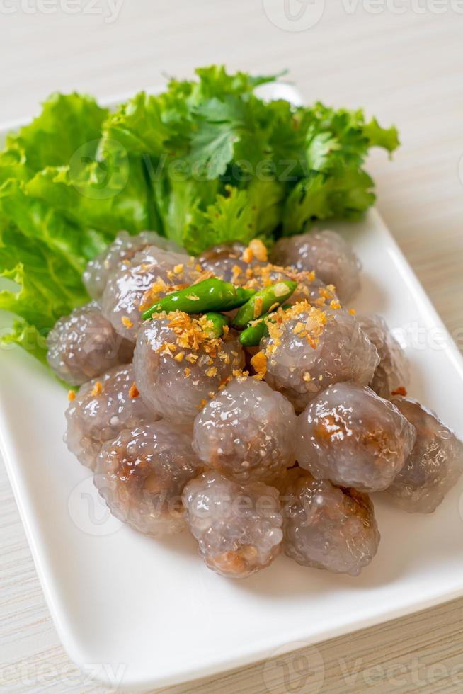 boulettes de tapioca cuites à la vapeur avec du porc photo