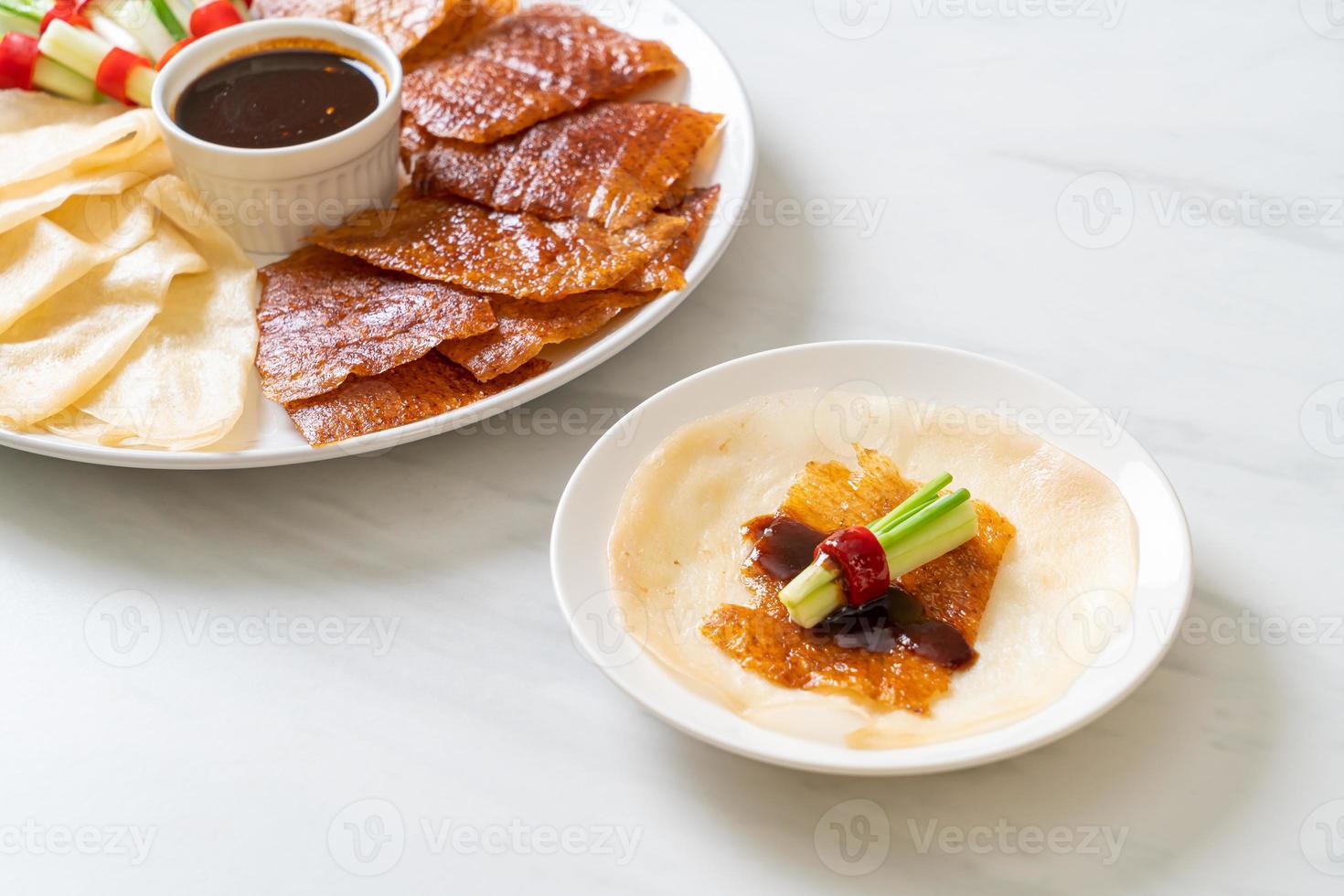 canard laqué - cuisine chinoise photo
