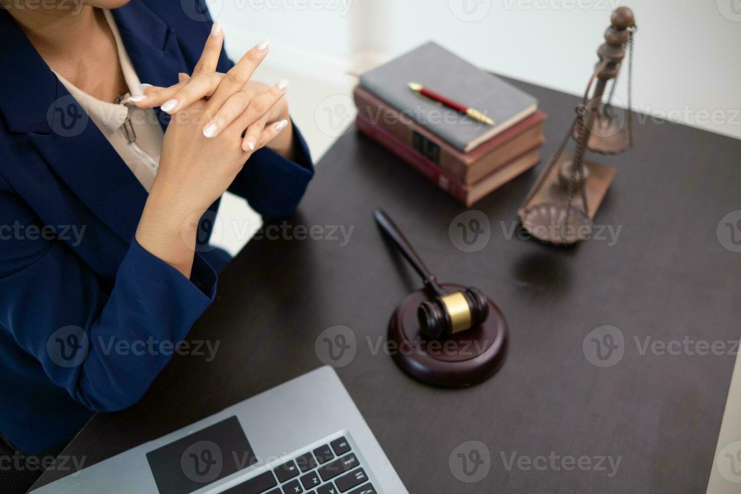 le avocat Bureau fournit consultation prestations de service sur légal problèmes donc cette ceux qui avoir besoin légal assistance pouvez viens à recevoir précis Conseil et conseil. le concept de ouverture une légal Conseil Bureau photo