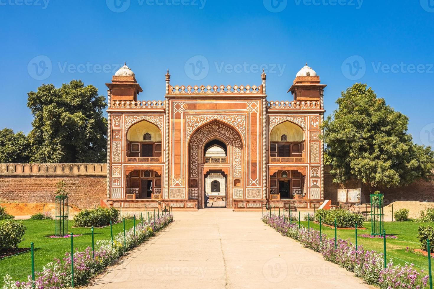 Porte d'entrée du tombeau d'itimad ud daulah à Agra, Inde photo