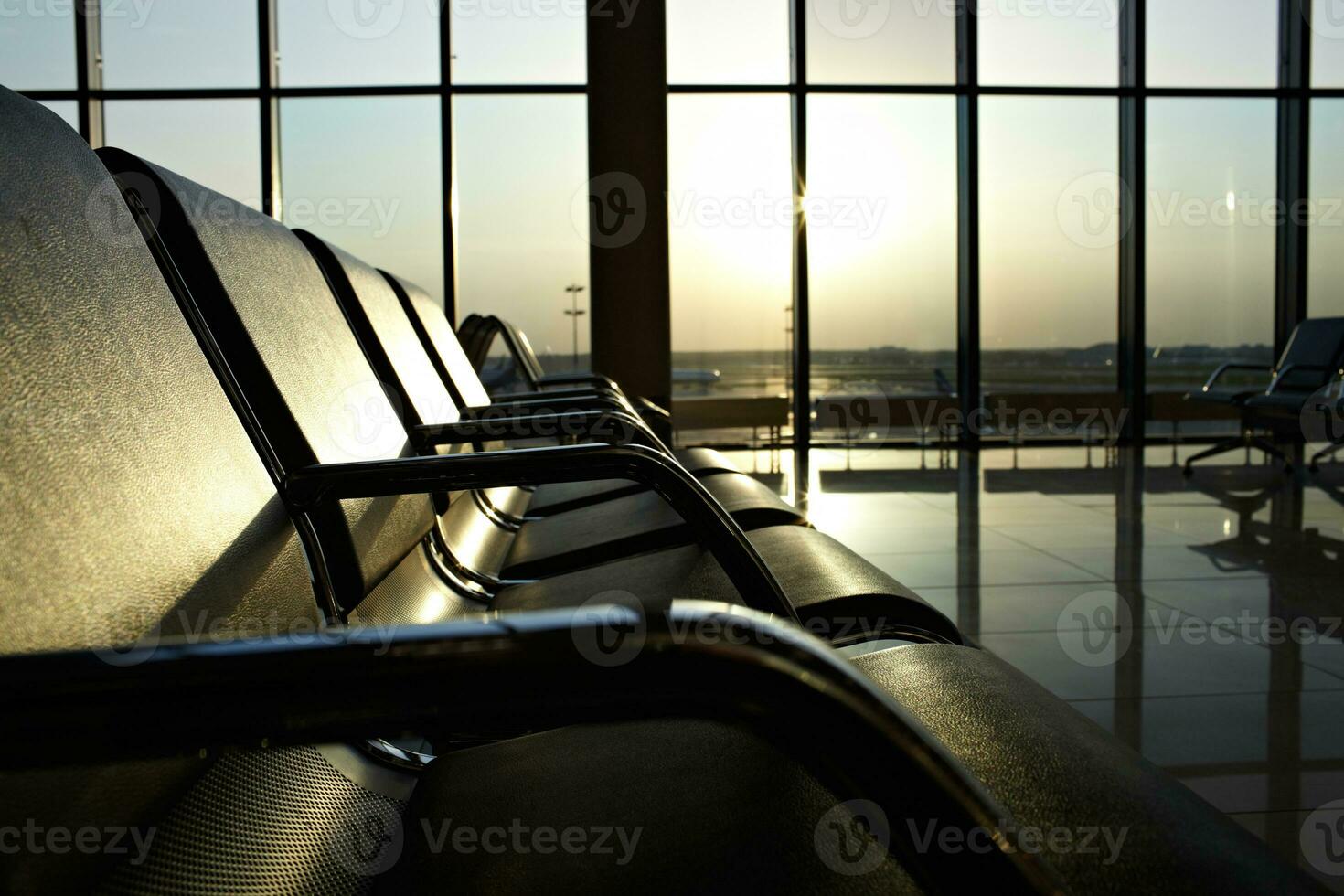 aéroport salon chaises offre confort photo